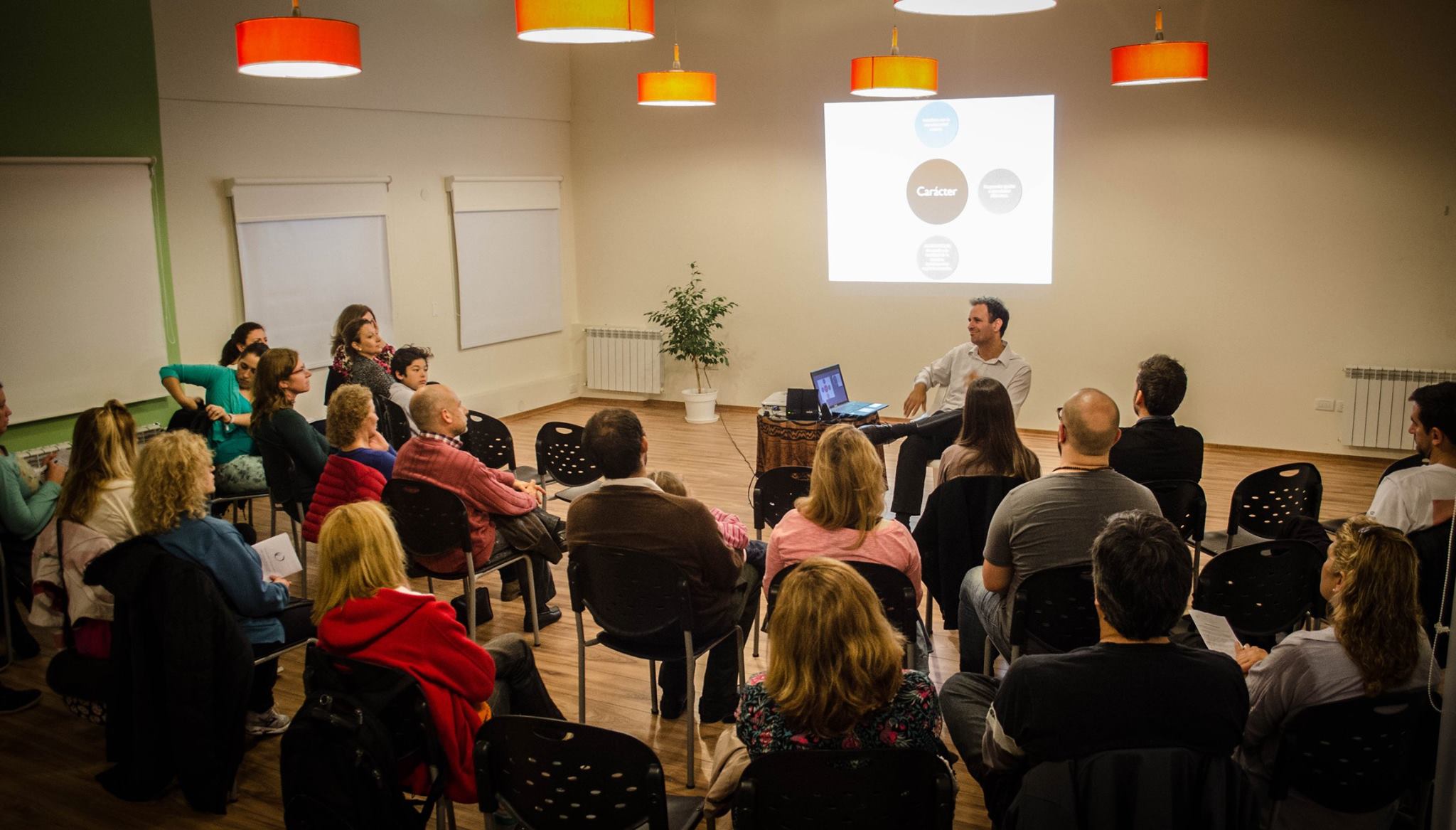 Charla en Dionysos